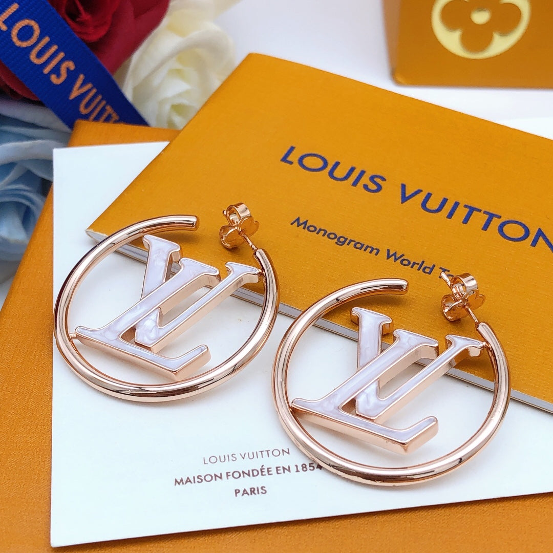 Louis Vuitton Louise Hoop Pearls 18K Gold Earrings