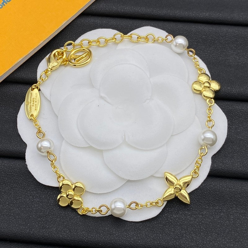 Louis Vuitton Blossom Pearl 18K Gold Bracelet