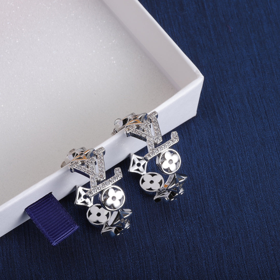 Louis Vuitton Script Diamonds 18K Gold Earrings