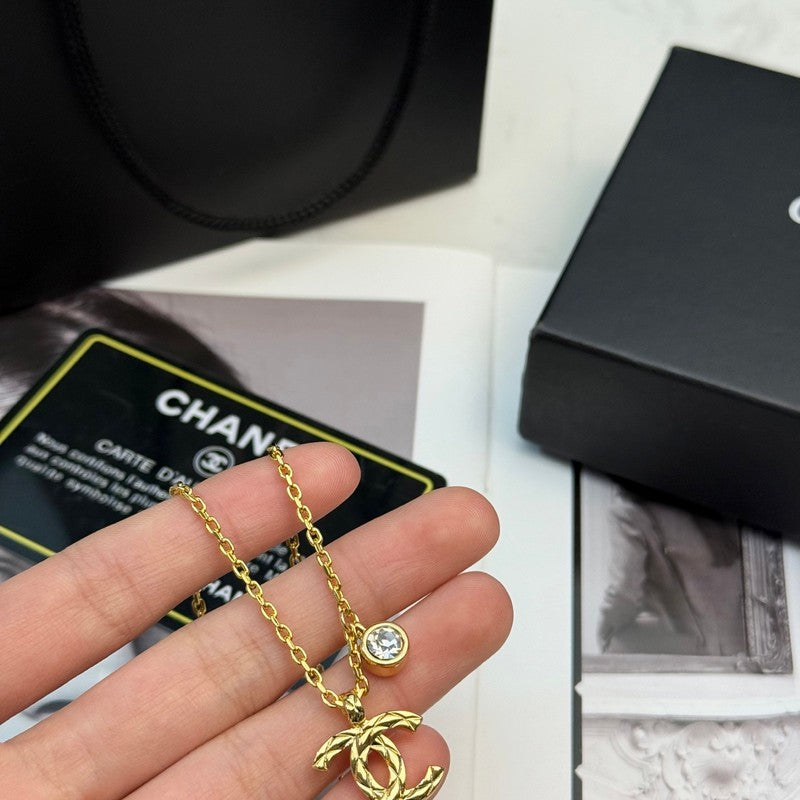 Chanel 26P Diamond Gold 18K Gold Necklace