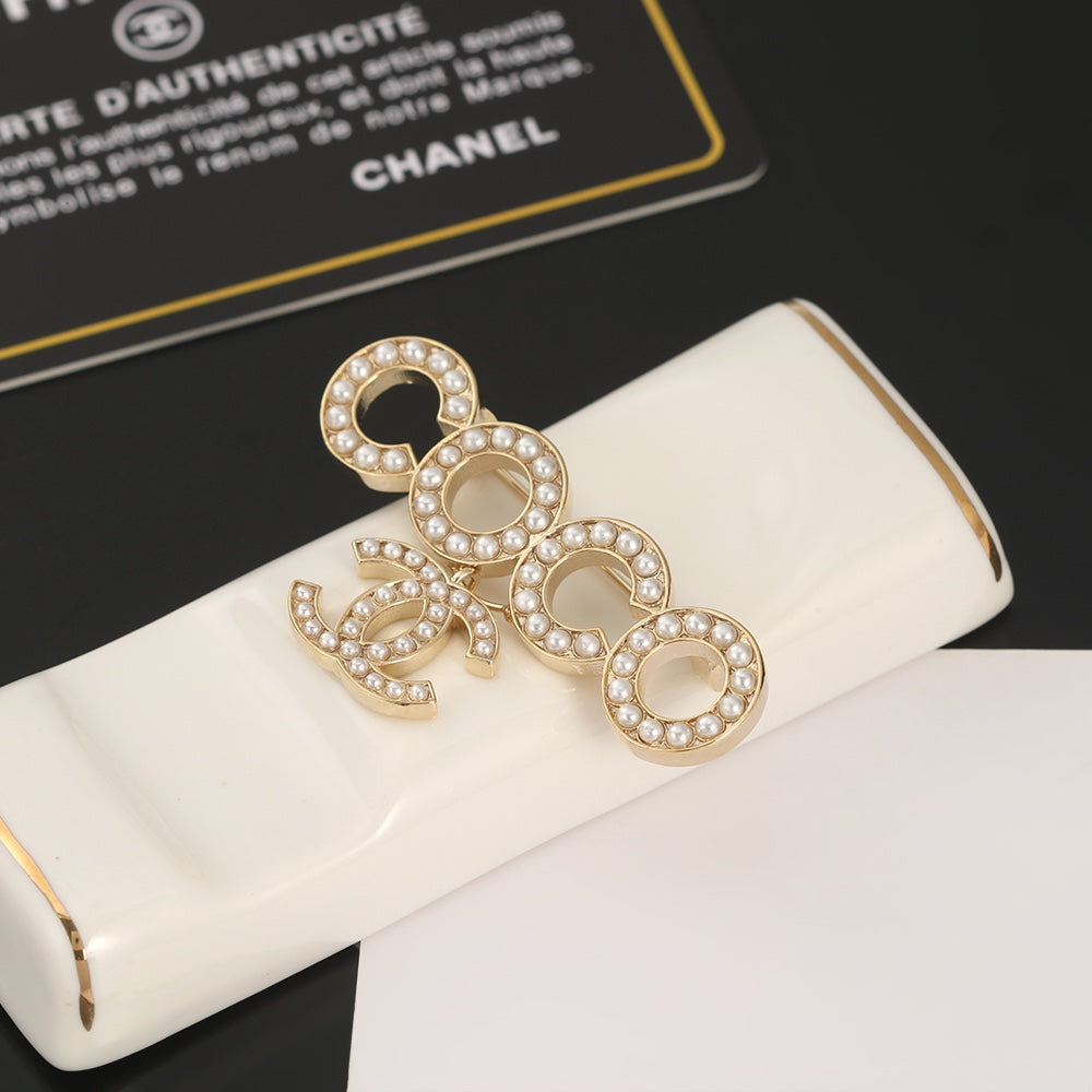 Chanel Coco Crush Pearls 18K Gold Brooch