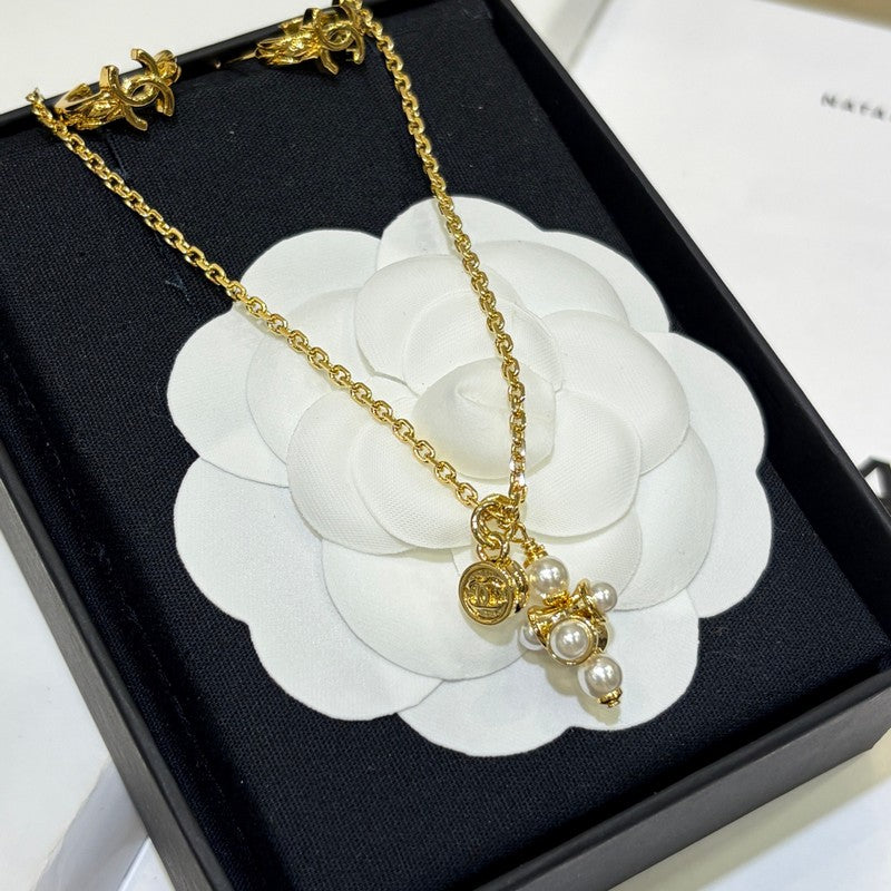 Chanel 26P Grape Pearl Gold 18K Gold Necklace