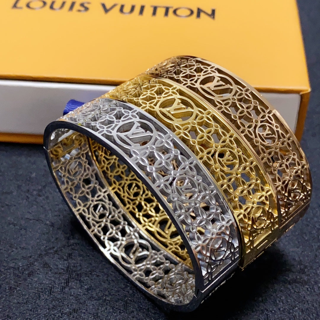 Louis Vuitton Cuff Chains 18K Gold Bracelet
