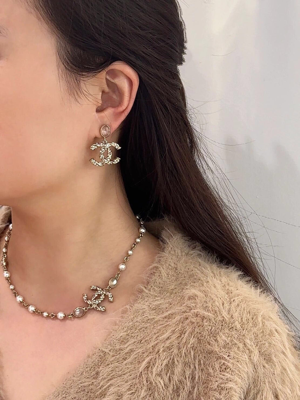 Chanel Pearls 18K Gold Necklace