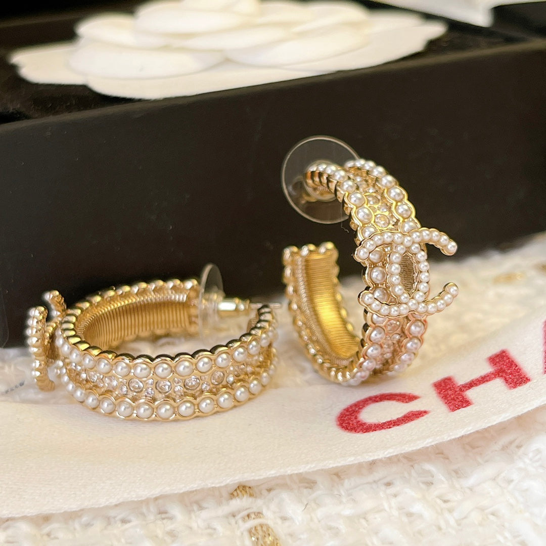 Chanel Pearls 18K Gold Earrings