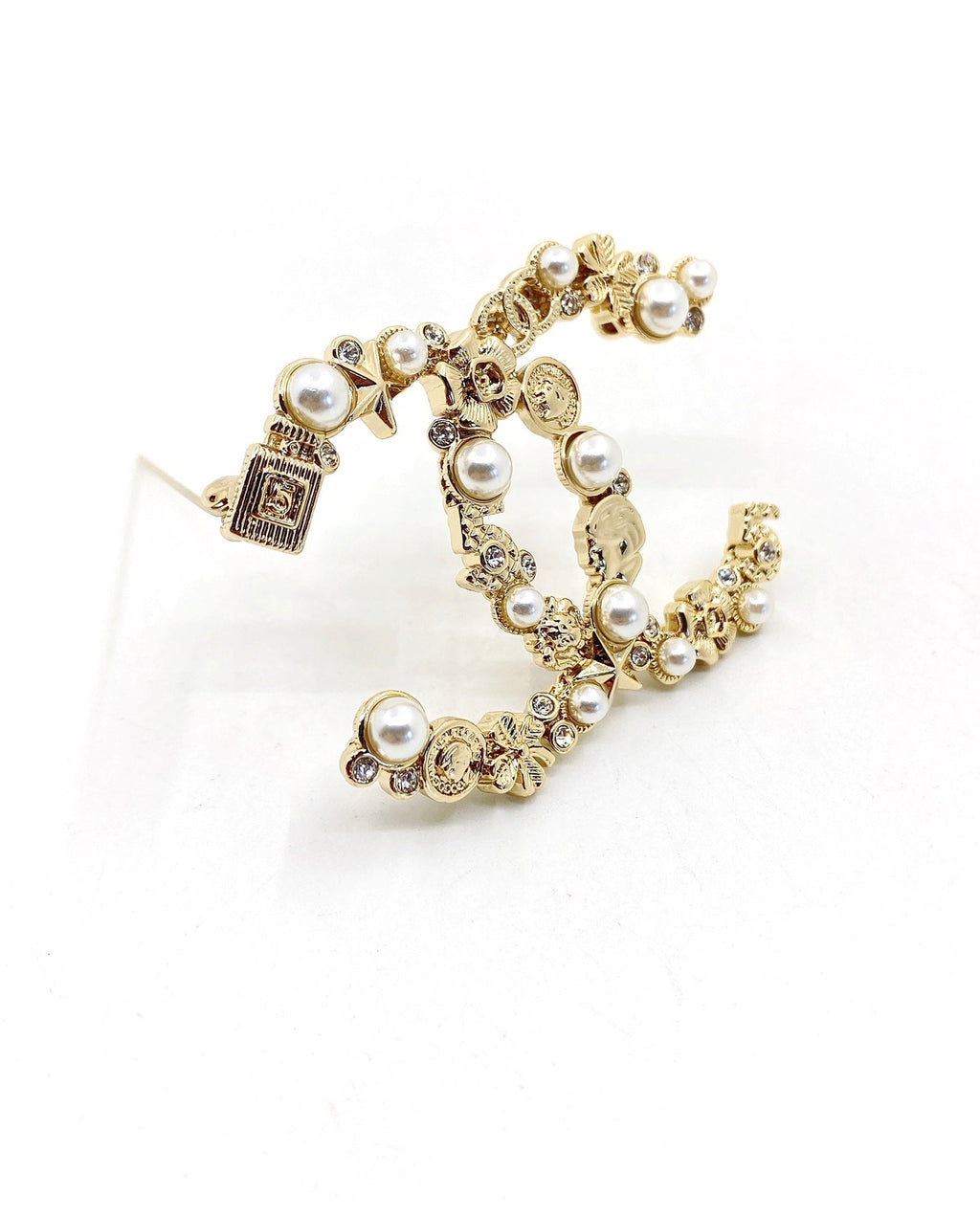 Chanel Pearls 18K Gold Brooch