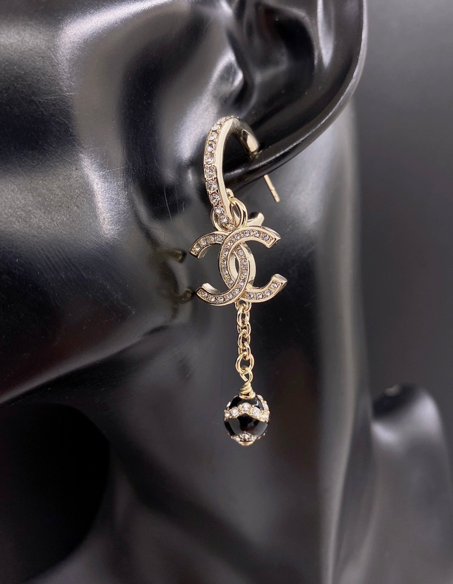 Chanel Star Pearls Pendant 18K Gold Earrings