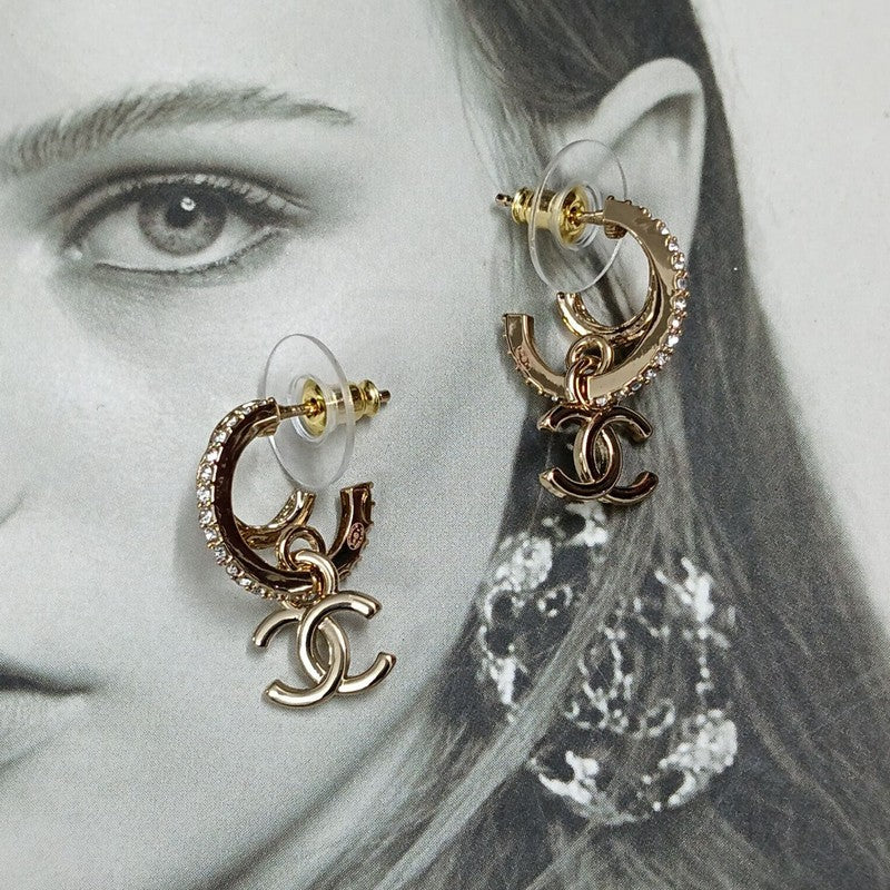 Chanel Vintage Gold 18K Gold Earrings
