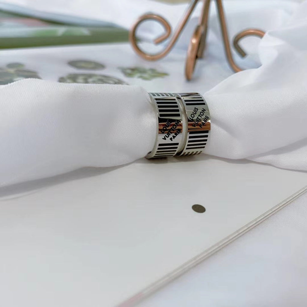 Louis Vuitton Damier Black 18K Gold Ring