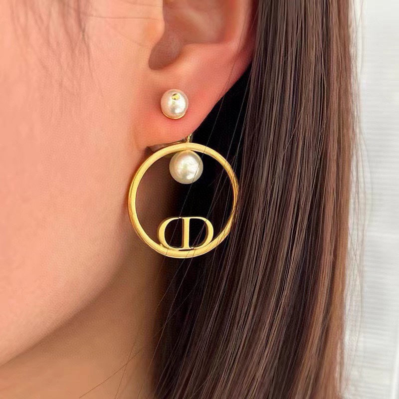 Dior Circle Pearls 18K Gold Earrings