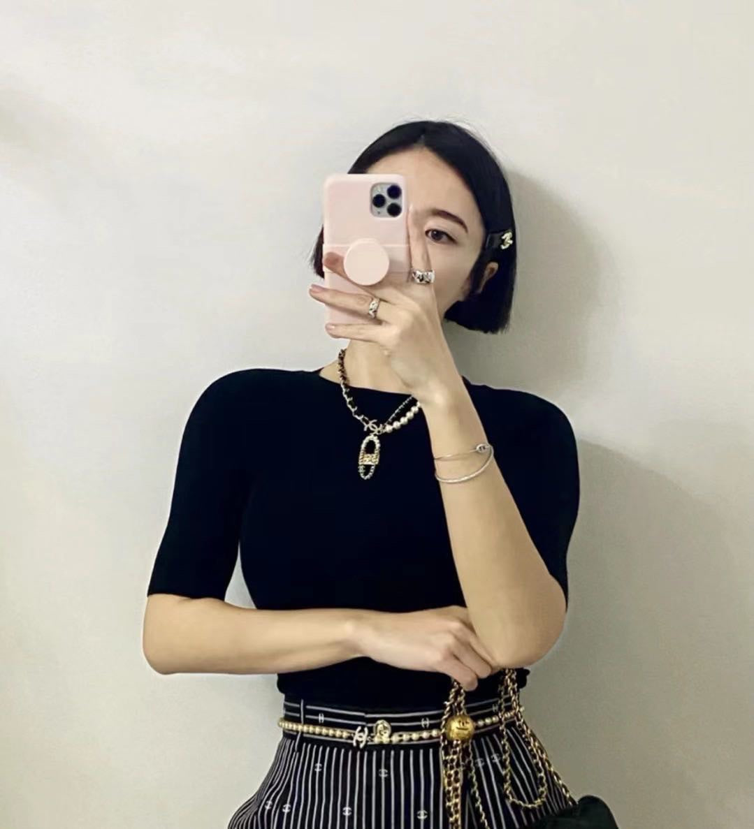 Chanel Pearl Bag Pendant 18K Gold Necklace