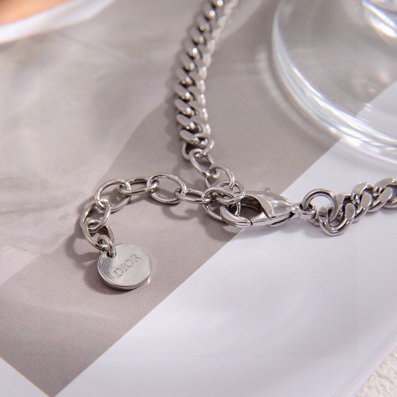 Dior 30 Montaigne Pearls 18K Gold Necklace