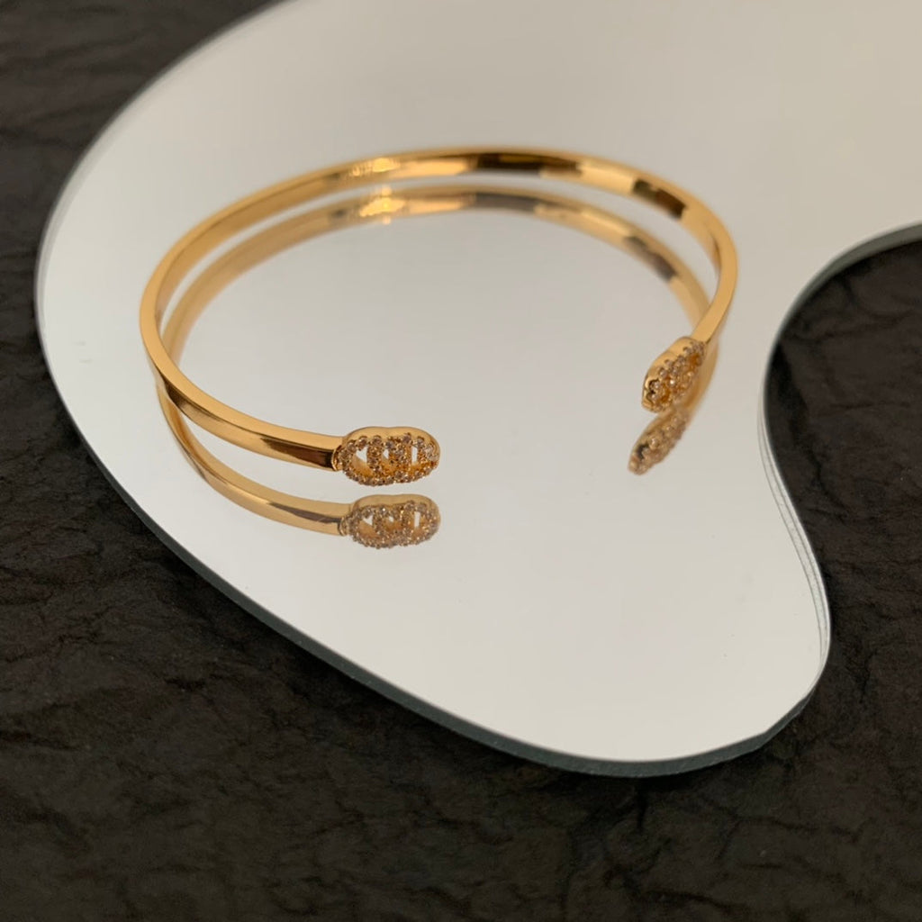 Gucci Double Running Diamond Cuff 18K Gold Bracelet