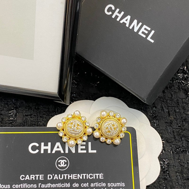 Chanel Pearls 18K Gold Earrings