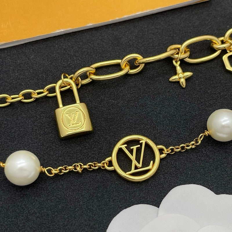 Louis Vuitton Pearl Lock Gold 18K Gold Bracelet