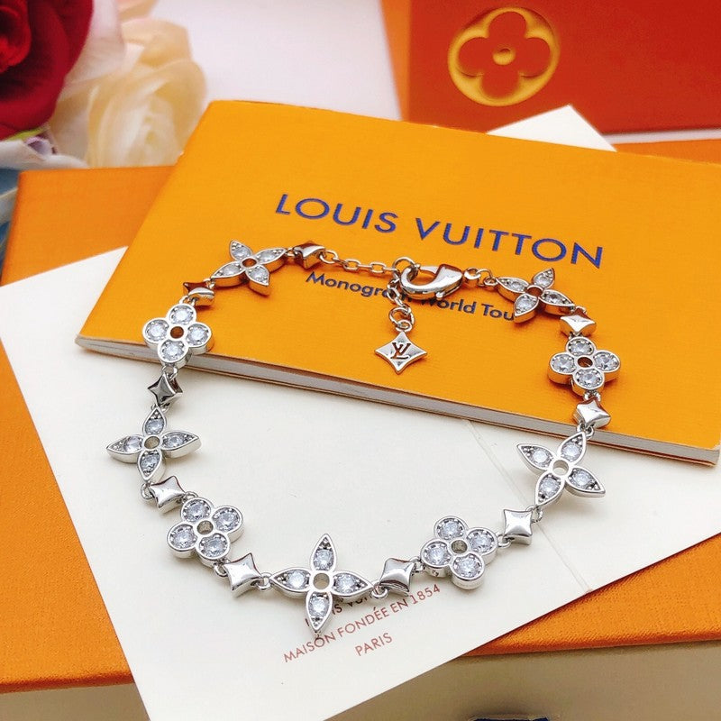 Louis Vuitton Idylle Blossom Monogram 18K Gold Bracelet