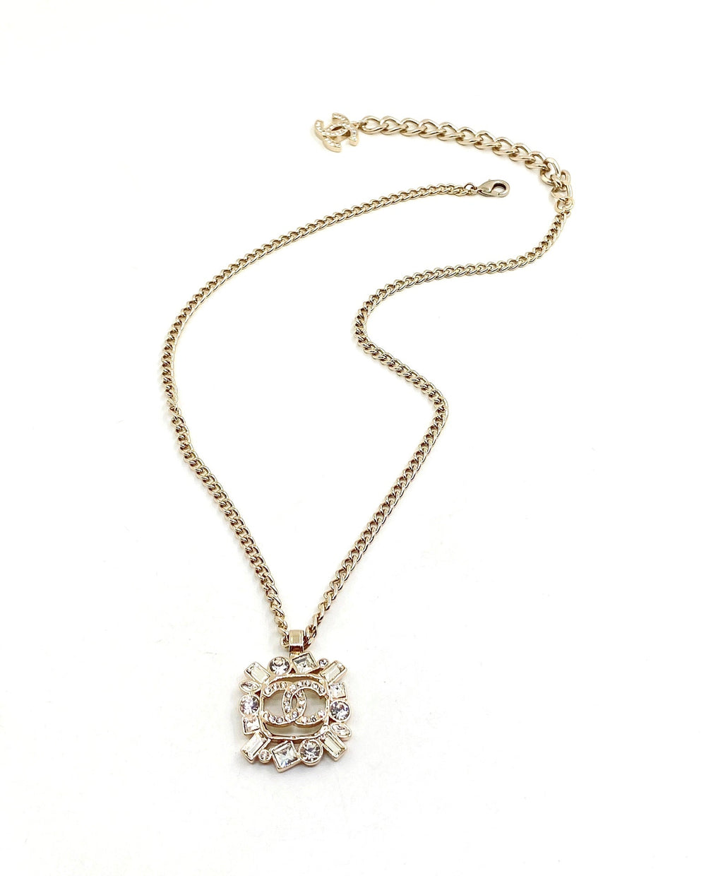 Chanel Diamonds Pendant 18K Gold Necklace