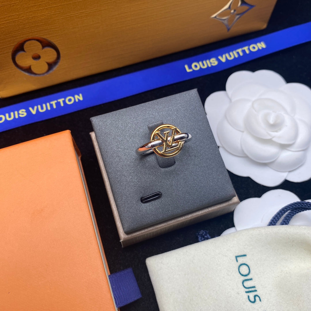 Louis Vuitton Vintage 18K Gold Ring