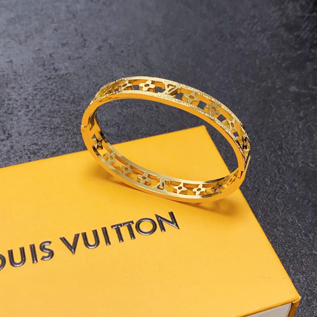 Louis Vuitton Crystal Hollow 18K Gold Bracelet