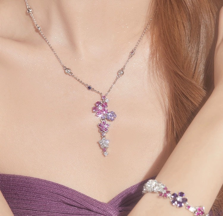 Folie Des Pr ̈¦s Pendant 18K Gold Necklace