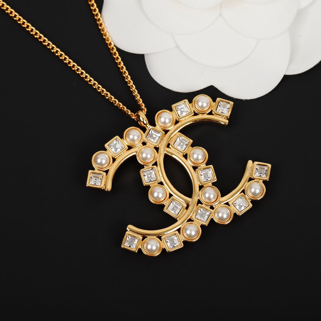 Chanel Vintage 18K Gold Necklace