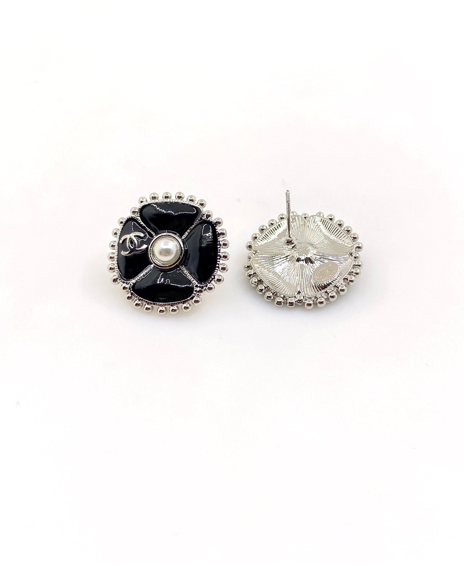 Chanel Black Pearl Clover 18K Gold Earrings
