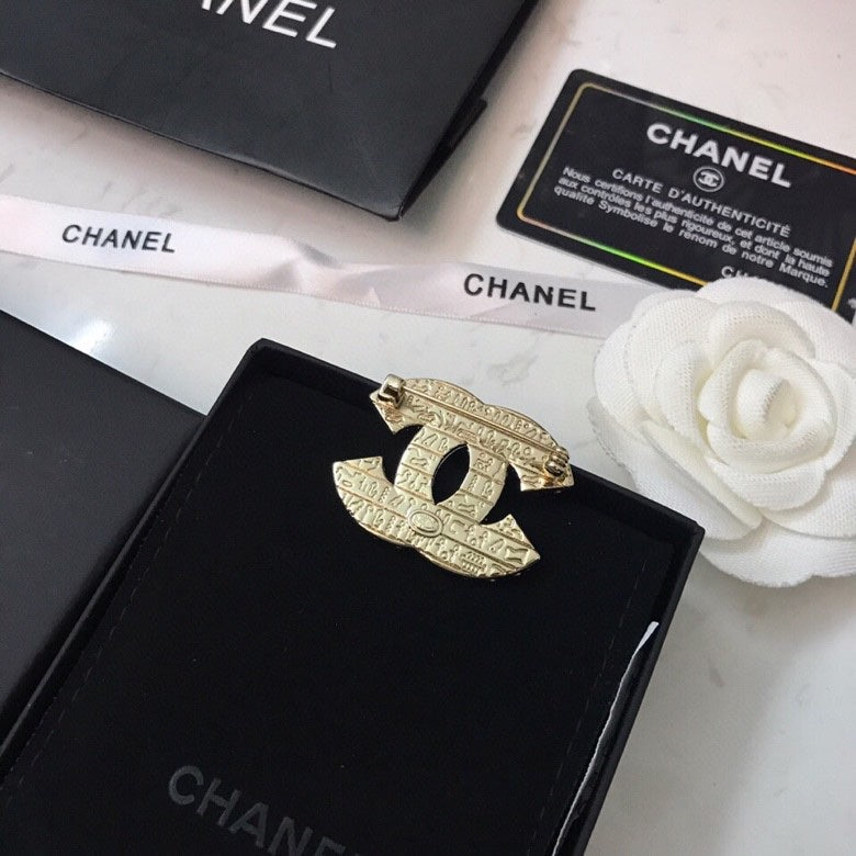 Chanel Diamonds 18K Gold Brooch