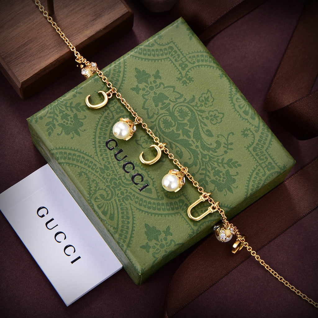 Gucci Double Logo Plaque Embellished Pearl 18K Gold Necklace