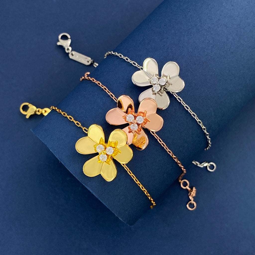 Frivole Medium Clover 18K Gold Bracelet