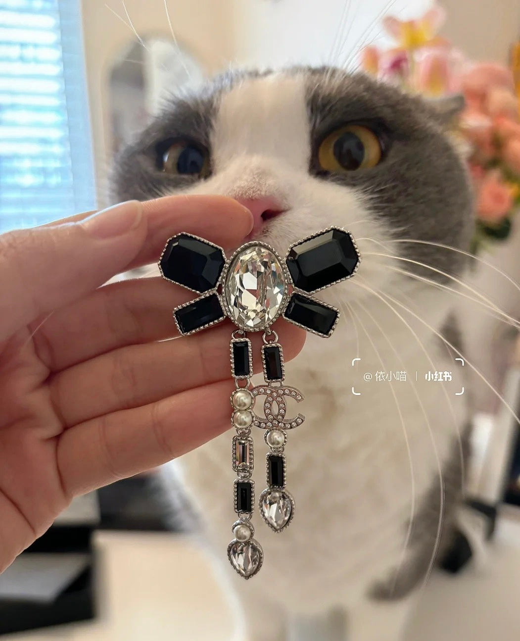 Chanel Bow Tie Crystals 18K Gold Brooch