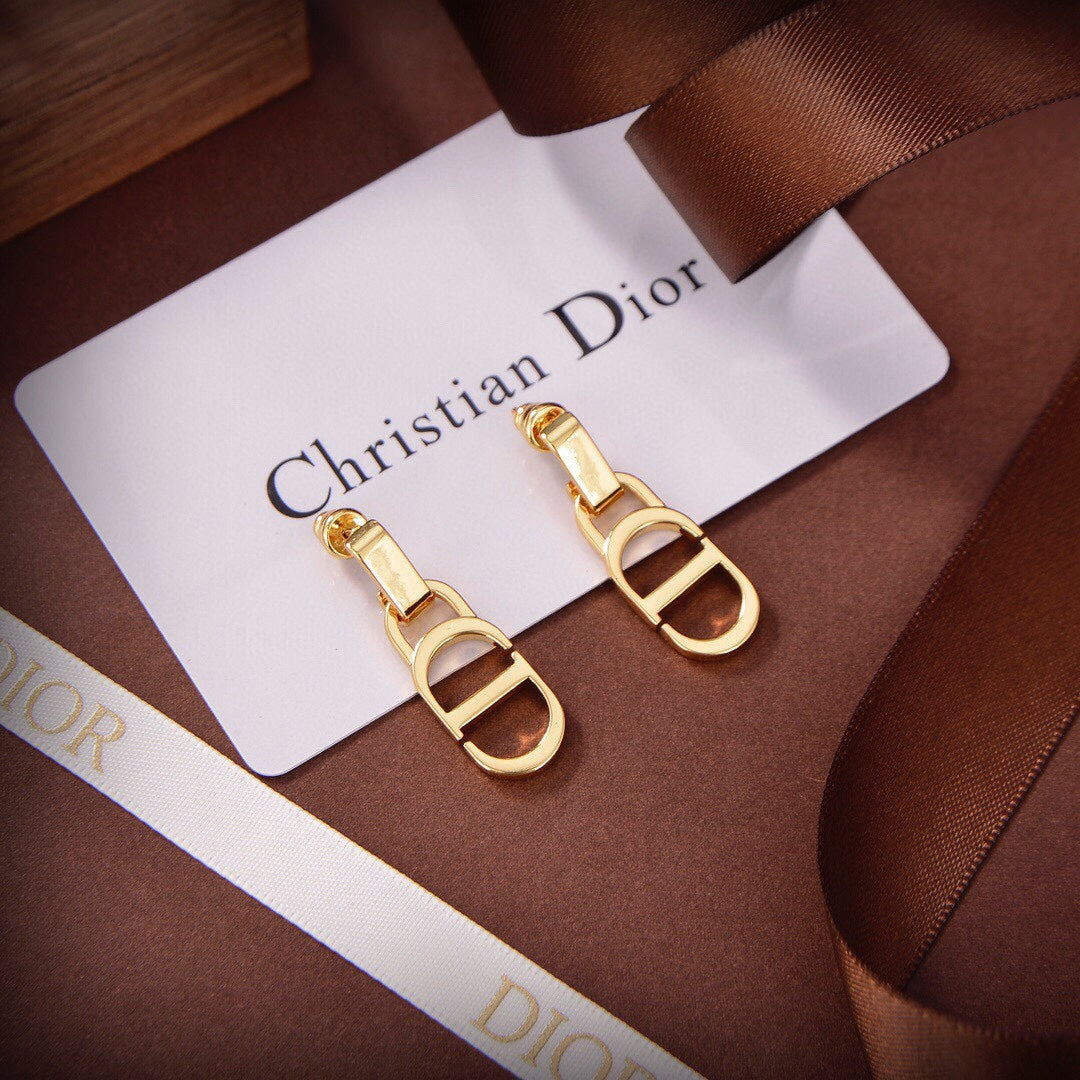 Dior 30 Montaigne 18K Gold Earrings
