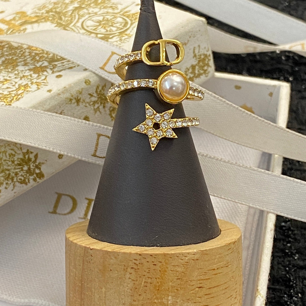 Dior Star Pearl 18K Gold Ring