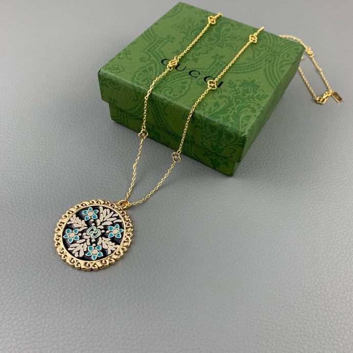 Gucci Double Iconic Floral Pendant 18K Gold Necklace