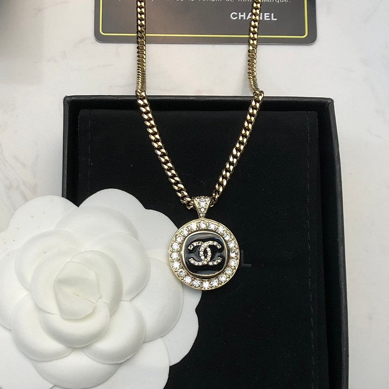 Chanel Black & White Diamond Gold 18K Gold Necklace