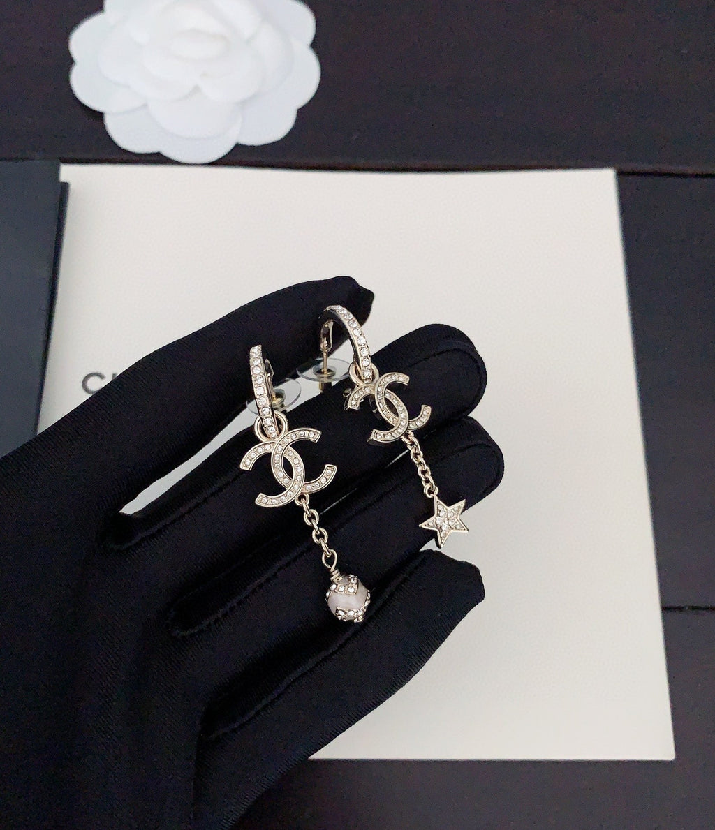 Chanel Star Pearls Pendant 18K Gold Earrings