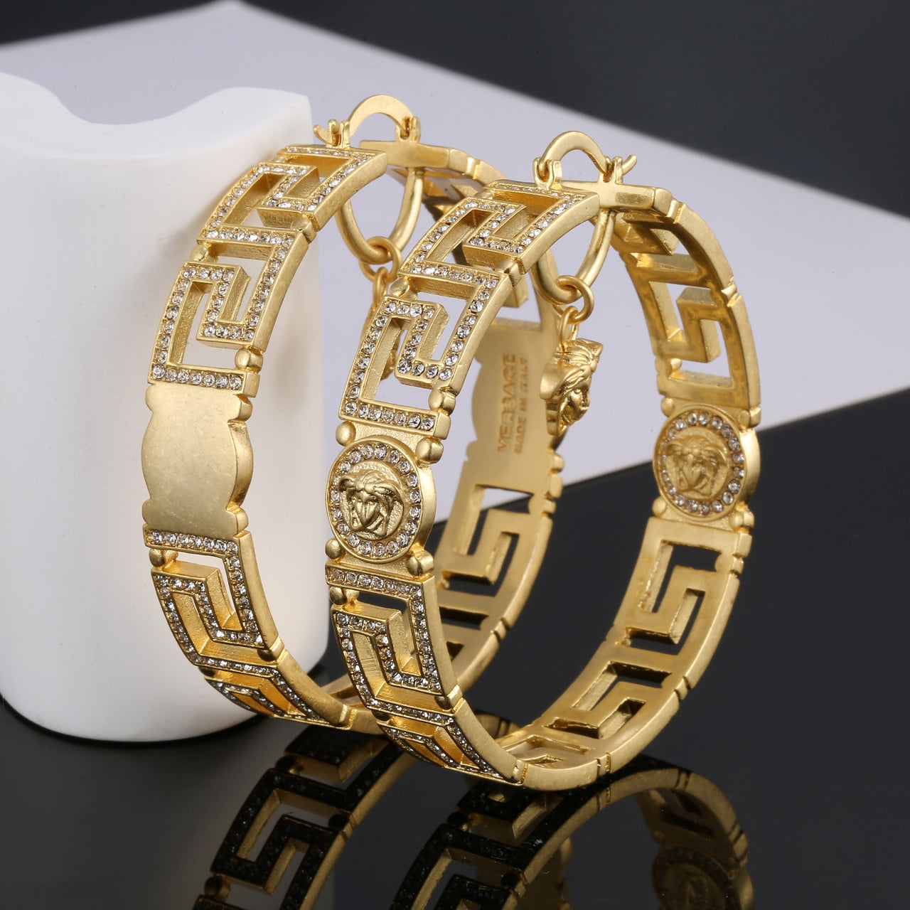 Ver Round Crystals 18K Gold Earrings