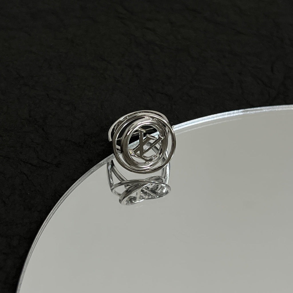 Louis Vuitton Stellar 18K Gold Ring