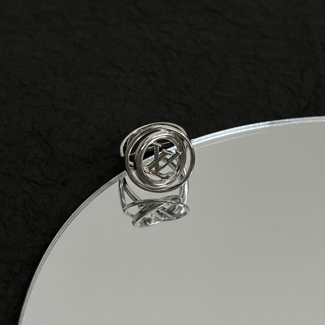 Louis Vuitton Stellar 18K Gold Ring