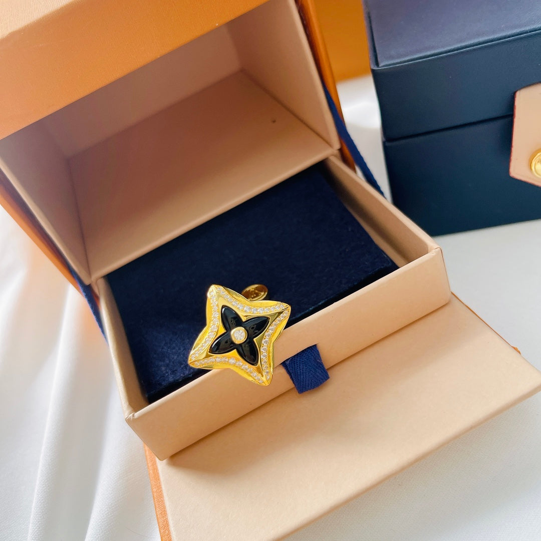 Louis Vuitton Ever Blossom 18K Gold Ring