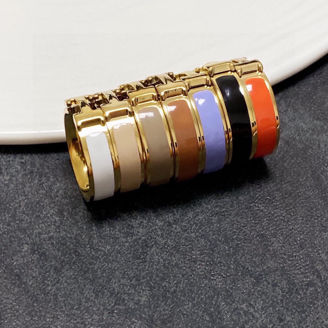 Hermes Vintage Clic 18K Gold Ring