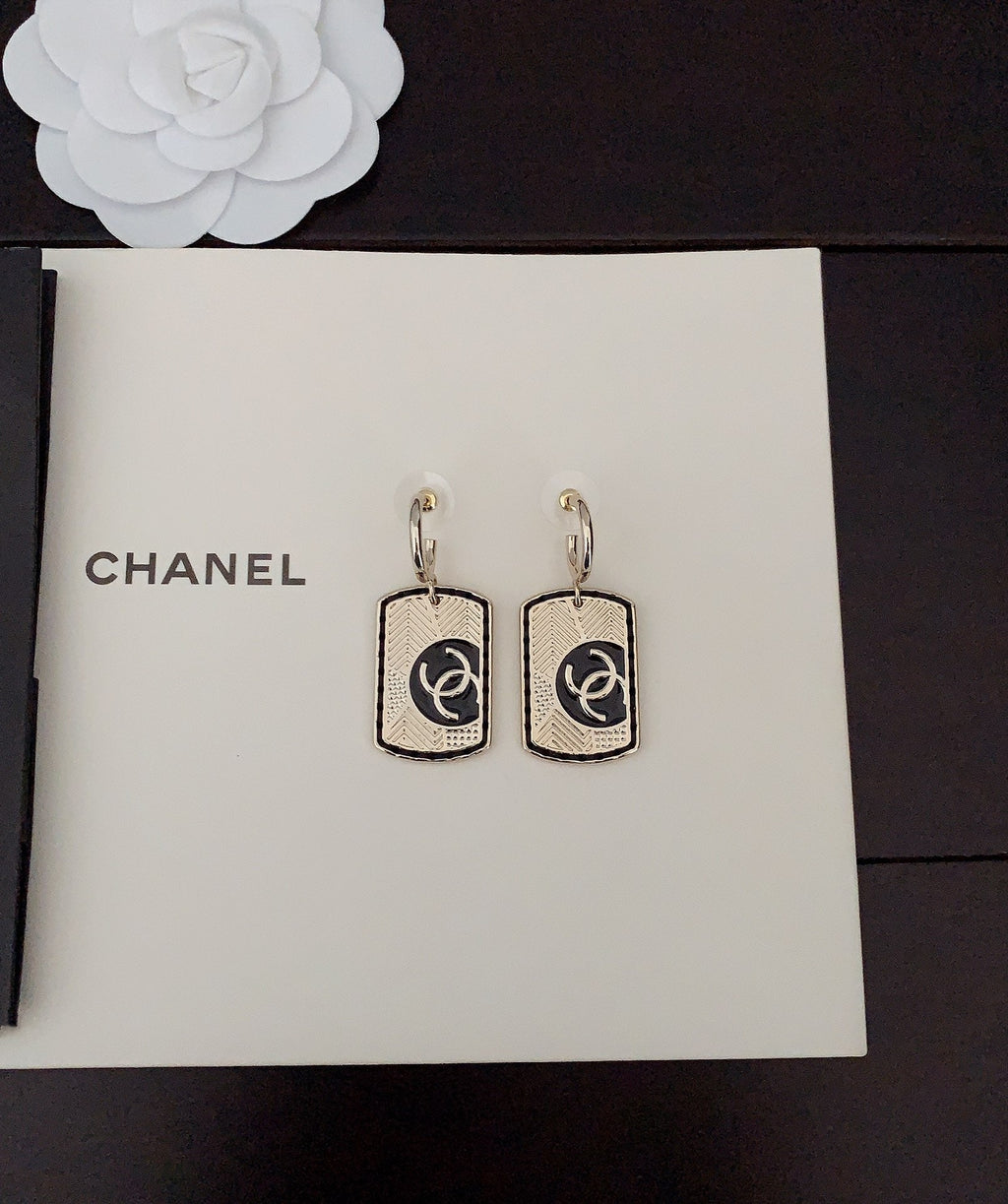 Chanel Plate 18K Gold Earrings