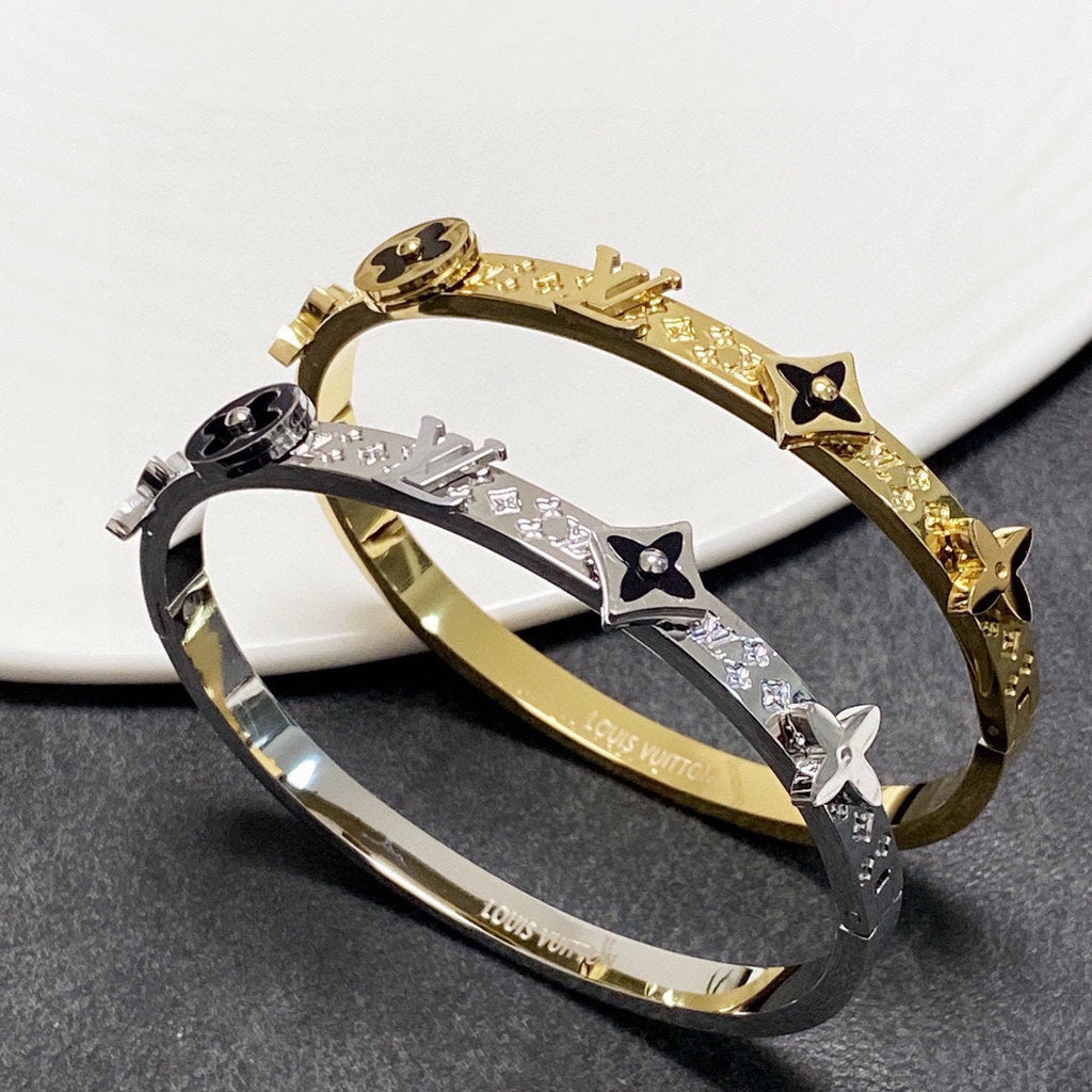 Louis Vuitton Blossom 18K Gold Bracelet