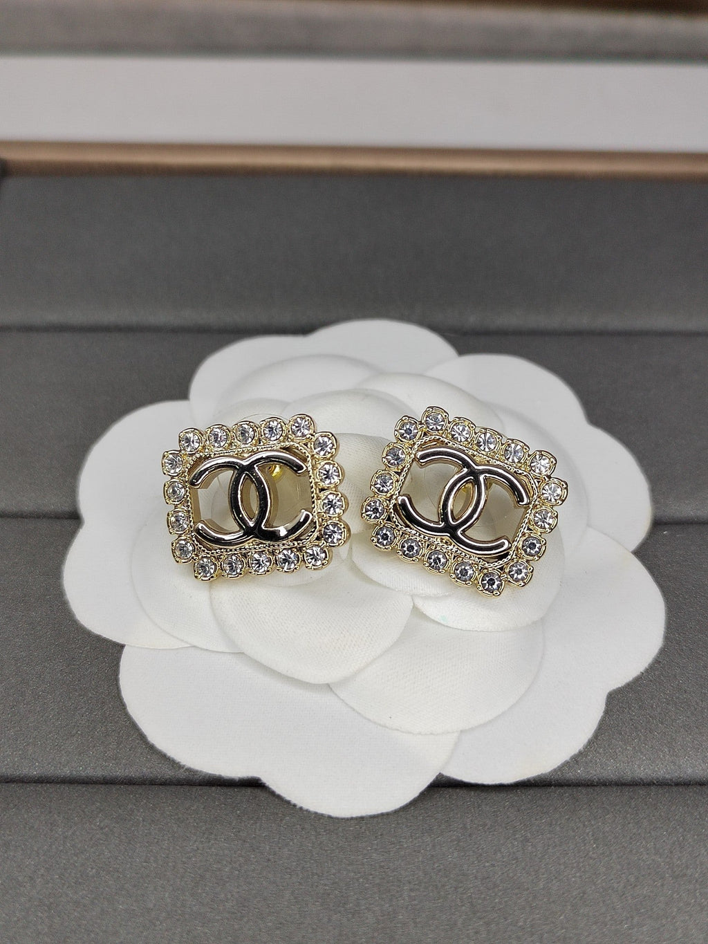 Chanel Diamonds 18K Gold Earrings