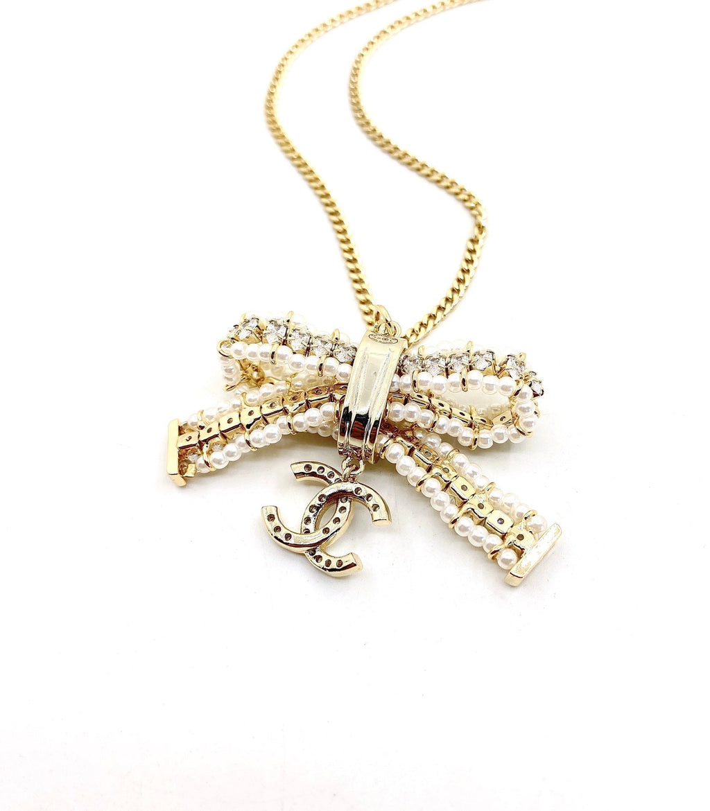 Chanel Bow Tie 18K Gold Necklace