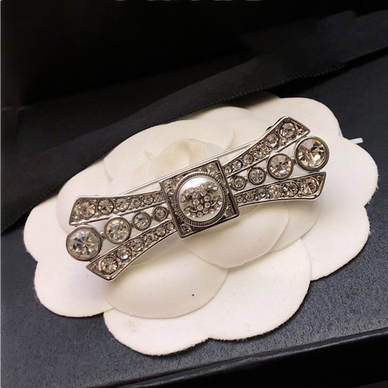 Chanel Bow Tie Diamond 18K Gold Brooch