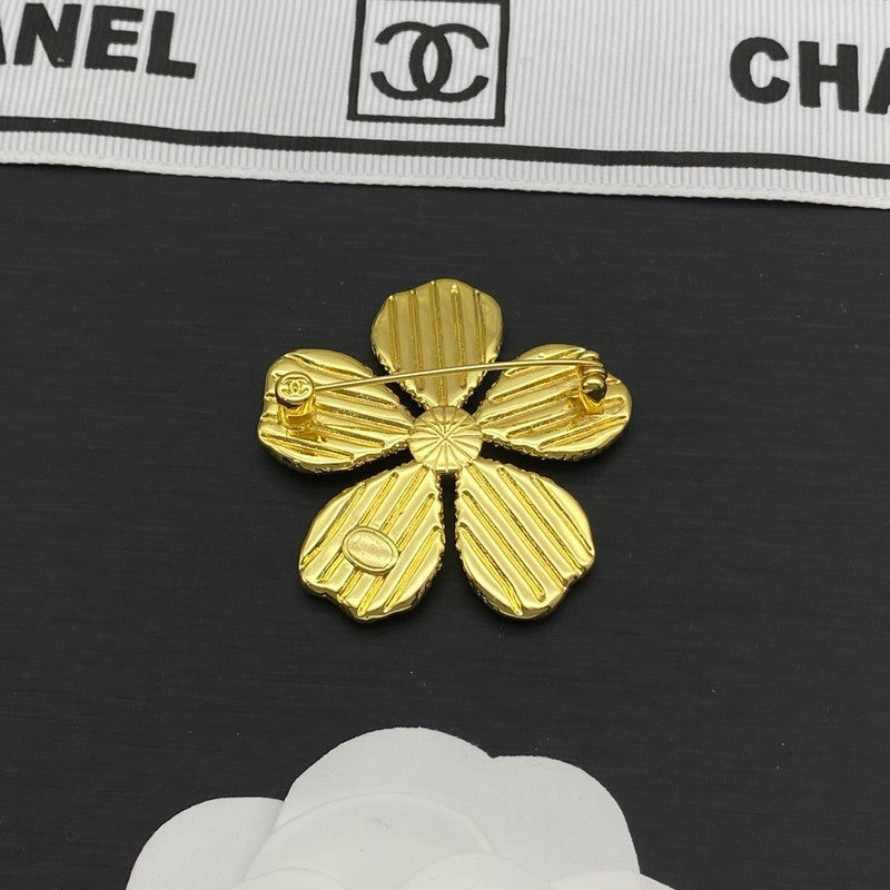 Chanel Pearl Gold 18K Gold Brooch
