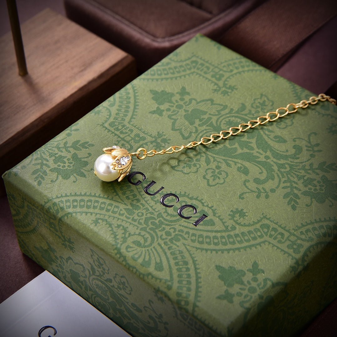 Gucci Double Logo Plaque Embellished Pearl 18K Gold Necklace