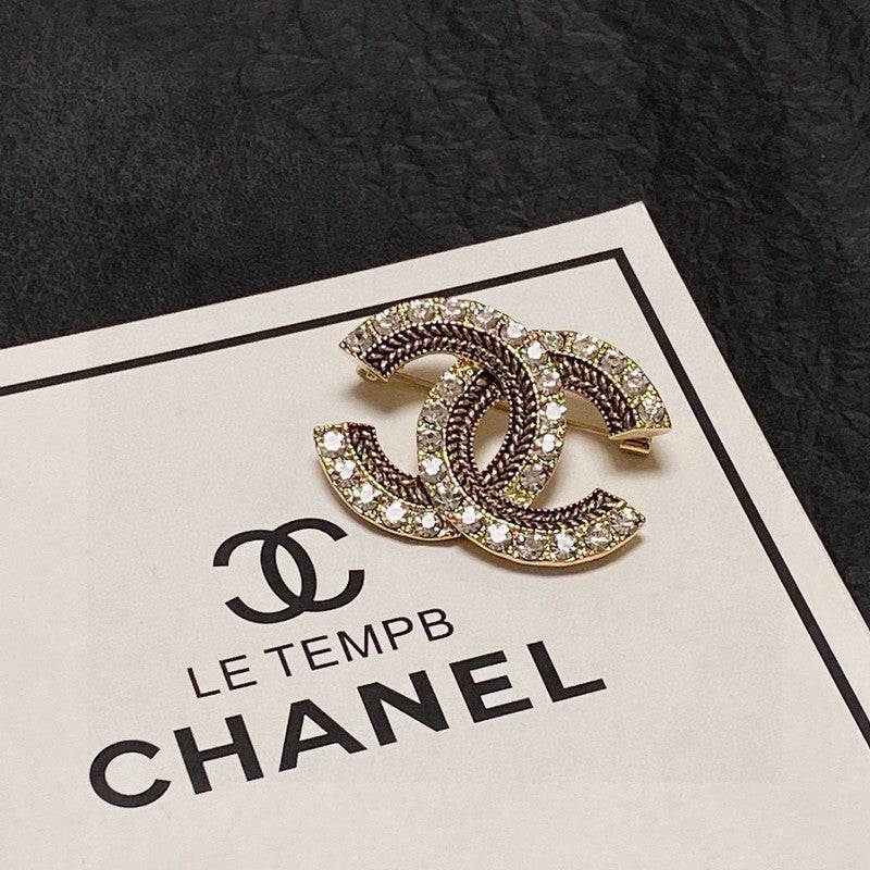 Chanel Diamond Gold 18K Gold Brooch