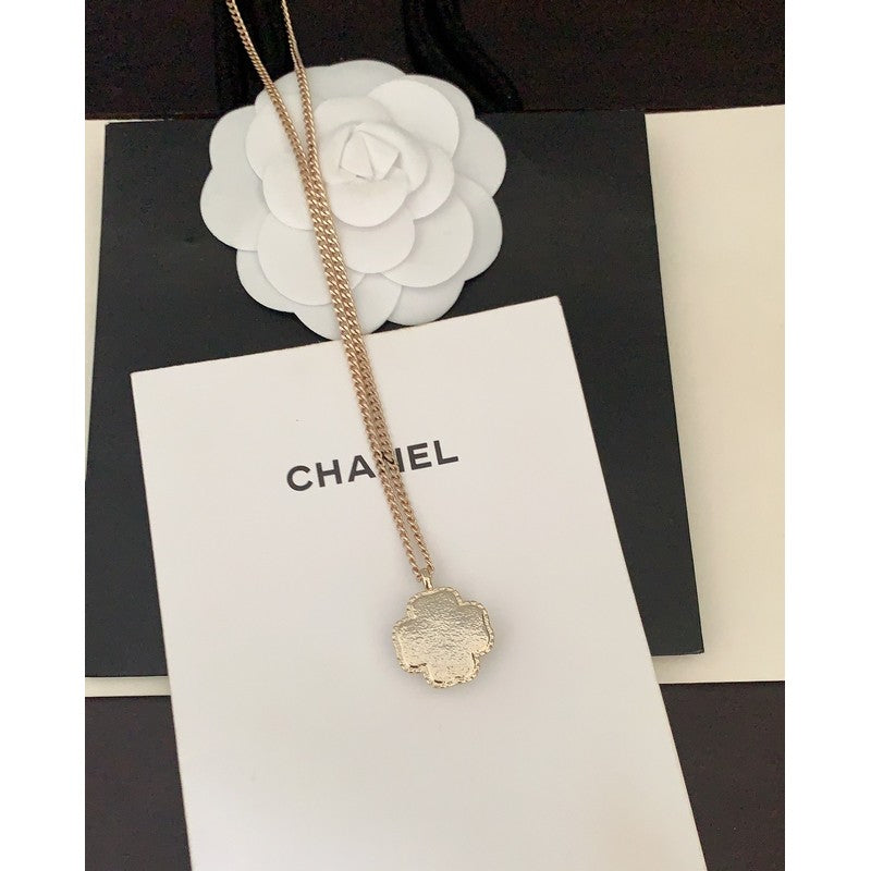 Chanel Camellia Pearl 18K Gold Necklace