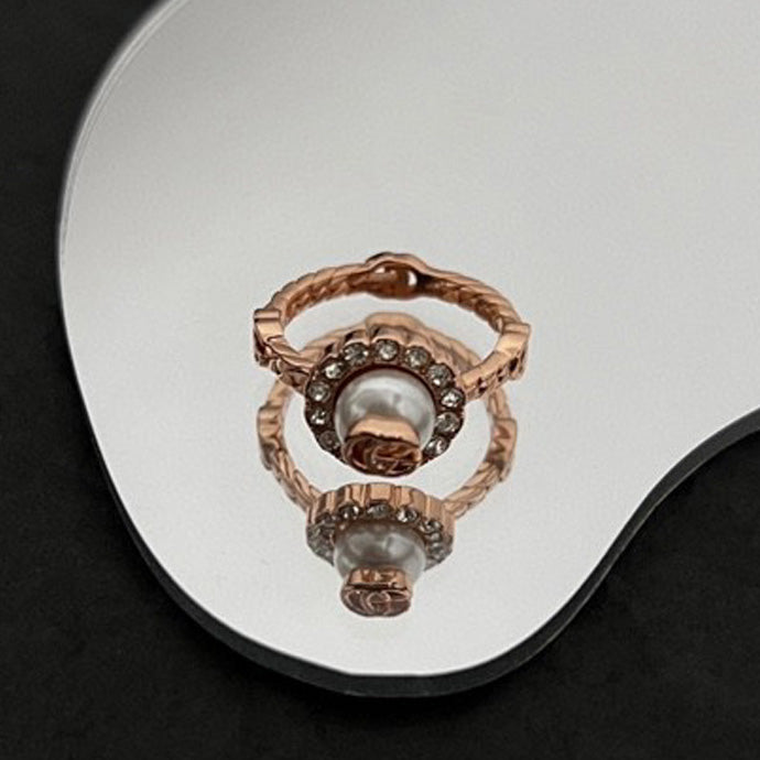 Gucci Double Pearl 18K Gold Ring
